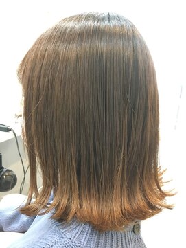 ジーナ 銀座(Zina) 小顔オリーブカラー　ボブウルフハイライトカラークールショート