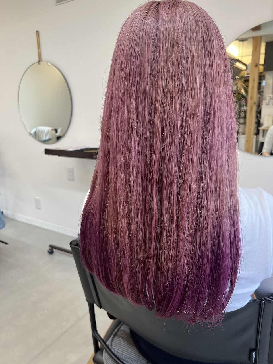 セール(SALE)開催中！ファッション通販 くすみピンクラベンダーカラー ロングヘア ヘアカラー 靴