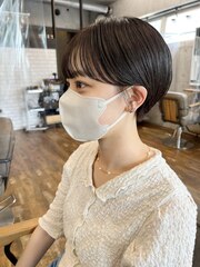 マッシュショートヘア丸みショートカット黒髪ショート20代30代