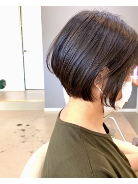 サロンドフォイユ(salon de Feuilles) 前下がりボブ