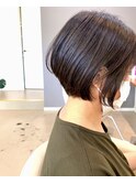 前下がりボブ