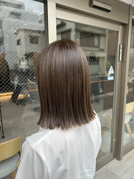 アドア 横浜(ADORE) 【ADORE 横浜】ナチュラルハイライト×切りっぱなしミディアム