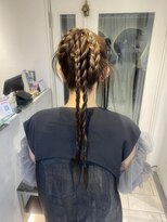 テトラ バイ ネオリーブ 横浜西口店(tetra by neolive)&nbsp;＊個性派タイトハイポニーテール＊[横浜/横浜駅]