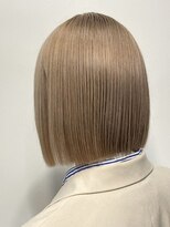 カムジーヘッドカミノウラ(COMEGHEAD KAMINOURA)&nbsp;ダブルカラーショートボブインナーカラーハイライトケアブリーチ