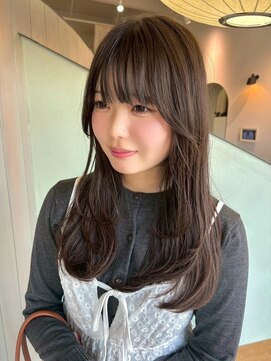 ルトワ(Lutowa) ロング×レイヤーカット