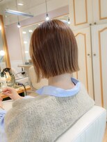 ネオリーブ チロル 横浜西口店(Neolive CiroL.)&nbsp;顎下ボブ　切りっぱなしボブ　柔らかベージュ