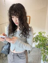 ゾーイ(ZOEY) 癖毛風カーリーヘア