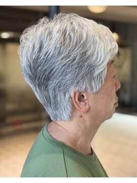 サロンイクエヤマザキ 文京(SALON IKUE YAMAZAKI) グレイヘア ショートカット