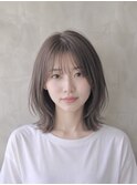切りっぱなしミディアムレイヤーボブ