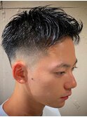 ba330ニュアンスカラー短髪刈り上げアップバング束感バーバー