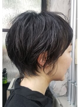 メリケンビューティーパーラー コウベ(MERICAN BEAUTY PARLOR KOBE) 黒髪ショーウルフ 【tomo】]