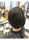 簡単楽ちんヘアスタイル　ワンカールパーマ　ショートボブ