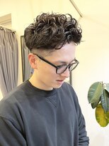 ヘアーアイスカルテット(HAIR ICI QUARTET) ワイルドアップバングスキンフェードアイロンパーマ爽やか