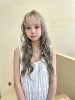スニュウ(snuw)&nbsp;【snuw mina】レイヤーカット/ブリーチカラー/ハイトーン/伏見