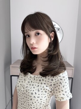 ミンクスオーバー(MINX OVER) イメチェン／レイヤーカット／オリーブベージュ／大手町