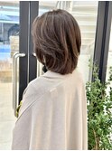 「evri」ミディアム　ミディアムレイヤー　レイヤーカット　ボブ