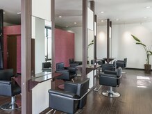 クラブ ヘアー オズ 南摂津店(CLUB HAIR OZ)の雰囲気（落ち着いた雰囲気の店内♪髪質改善/白髪ぼかし/白髪染め/カラー）