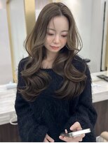 ヴェイ(VEYY.)&nbsp;レイヤーカット×ブリーチなしオリーブベージュ