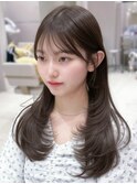 くびれミディアムレイヤー顔まわり薄め前髪ぱっつん小顔中韓ヘア