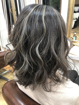 リリー ヘアーアンドビューティー(Lily) ハイライトカラー