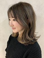 オリンテ バイ レシッド 表参道(orente by rcid)&nbsp;くびレイヤーくびれヘアワンカールインナーカーキペールベージュ