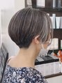 アールトゥーヘアー(art To Hair) グレイヘアにハイライトを入れてより立体感をプラス◎