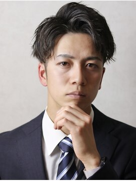 ヨシザワインク プレミアム 横浜 桜木町店(YOSHIZAWA Inc. PREMIUM) スーツに似合うツーブロックアップバングショートツイストパーマ