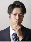 スーツに似合うツーブロックアップバングショートツイストパーマ