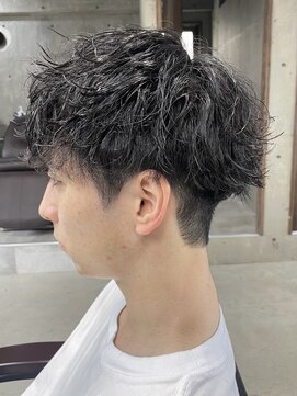 フイ 新宿3丁目(Hui) ハイトーンカラー/マッシュパーマ/アースカラー/men's/