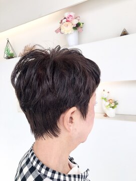 スリーヘアーデザインズ(Three Hair Designs) a