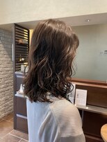 エルサフィロ ヨドヤバシ(el zafiro yodoyabashi) ゆるふわパーマ ミディアムスタイル