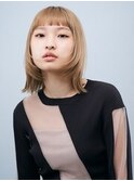 小顔似合わせ顔まわりレイヤーカットうる艶ブロンドベージュボブ