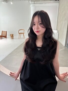 エヌ 大阪梅田店(enu) 韓国レイヤーカットスタイルダークカラー