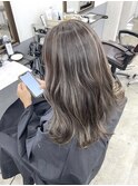 大人ハイライト白髪ぼかしハイライト艶髪チャコールグレー北千住
