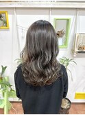 くすみグレージュ
