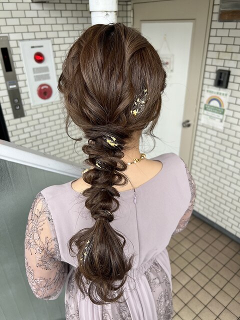 編みおろし　ヘアセット　お呼ばれヘア　金箔　フェミニン