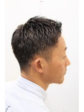 ヘアーアンドグルーミング ヨシザワインク(HAIR&GROOMING YOSHIZAWA Inc.) フェード風刈り上げスタイル/アップバング/ショート