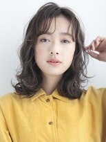 エチカ(ECHICA)&nbsp;イルミナカラーでつくる透明感！波ウェーブのミディアムスタイル