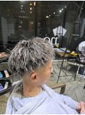 スキンフェードツイストパーマツイスパホワイトメッシュ