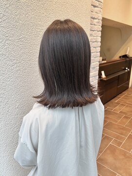 エルサフィロ ヨドヤバシ(el zafiro yodoyabashi) くびレイヤー前髪エモージュ小顔レイヤーカット20代30代40代50代