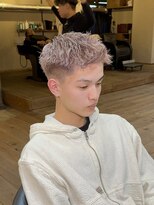 ミオ ベガ(Mio'' VEGA)&nbsp;海外風ハイトーンベリーショート　金髪、ホワイトカラー