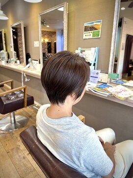 ヘアーメイクロージー 八軒店 (HAIR MAKE ROSY) くびれショート丸みショート白髪ぼかし細めハイライト