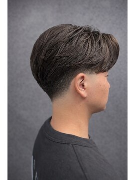 ワンワンオー バーバーショップ 長浜店(@110 BARBER SHOP) テーパーフェード×マッシュパートの機能美