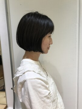 カウチ(Kauti) 黒髪ボブ