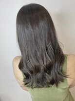 ジーナ 銀座(Zina)&nbsp;カーキグレージュ＊こなれヘア＊透明感＊丸型【Zina銀座】