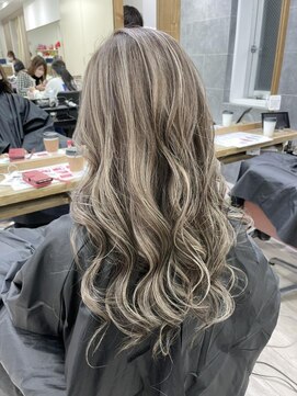 ジゼル(gisele) (稲毛)白髪をぼかしながらデザインはしっかり