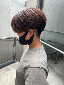 イーラ(era) 重めナチュラルセンターパート・毛流れセンターパート