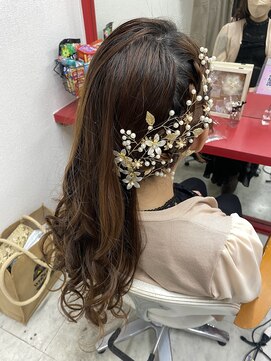 シュシュ(shushu) サイド流し巻きアレンジ♪