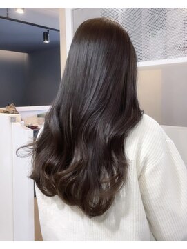 ライリー(riley) 透明感ダークグレージュ