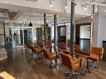 Agu hair wall 三宮店【アグ ヘアー ウォール】